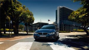 Driving Dynamics Efficiency BMW 3 Series Sedan atas